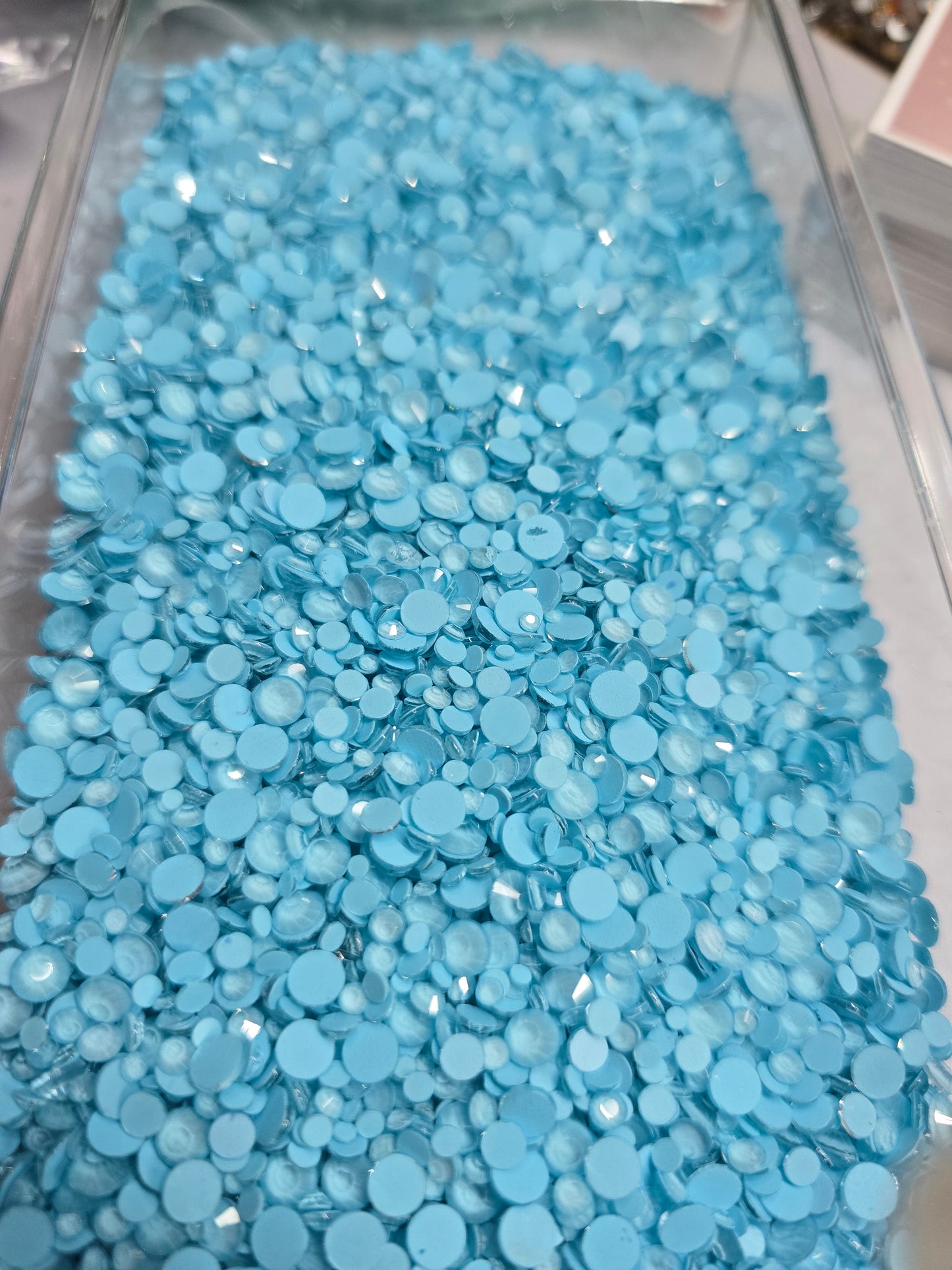 Live Bling Scoops - Ice Blue Neon Scatter Mix ss6-ss20