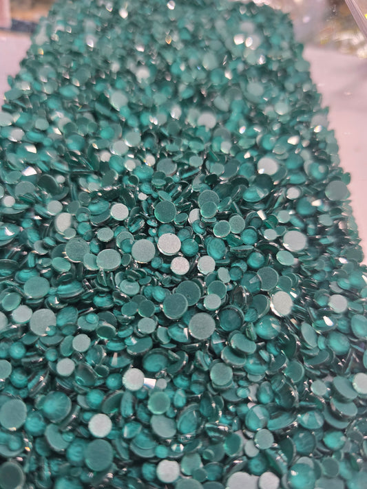Live Bling Scoops - Pine Green Scatter Mix ss6-ss20
