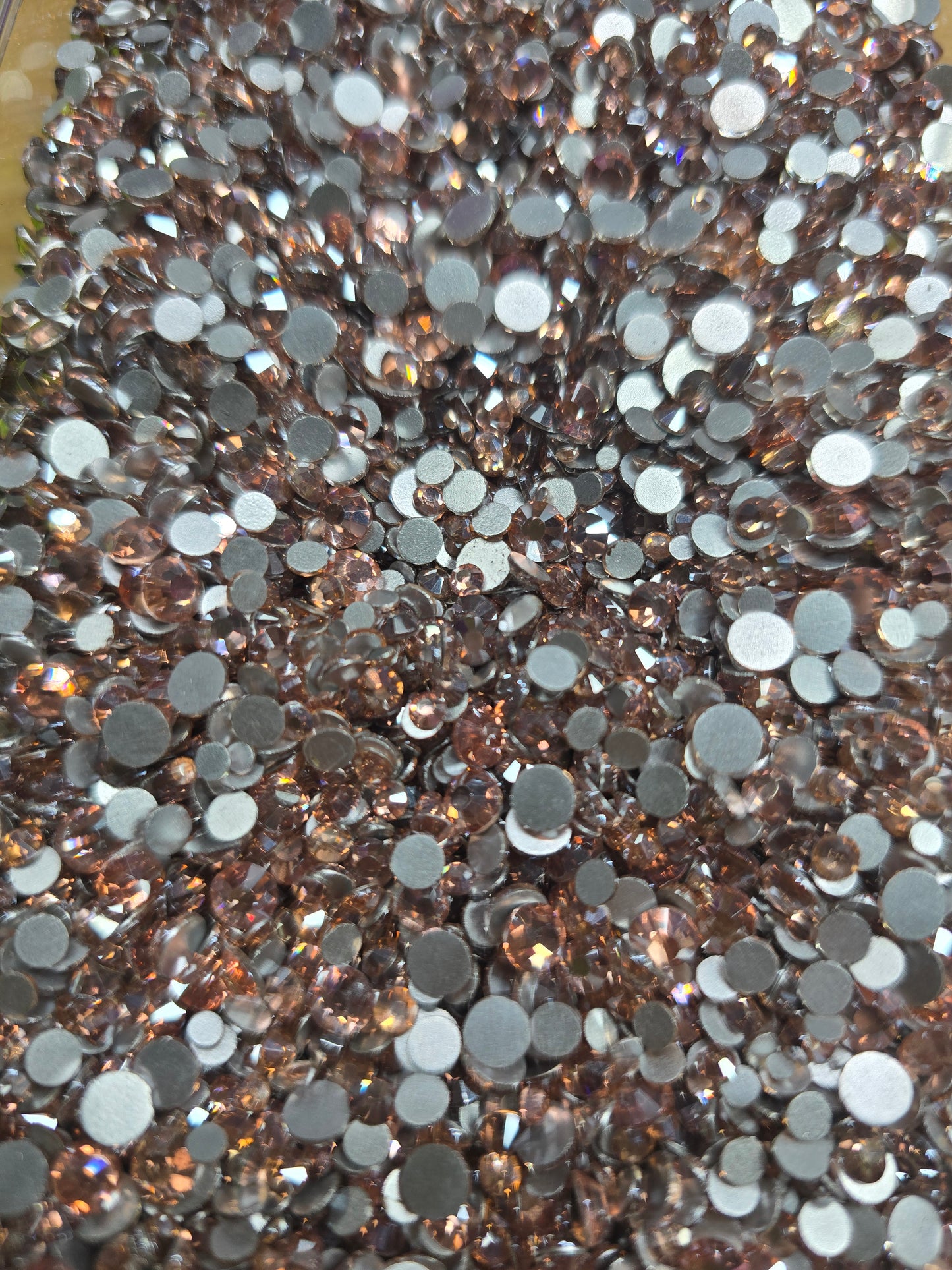 Live Bling Scoops - Champagne Satin Scatter Mix ss6-ss20